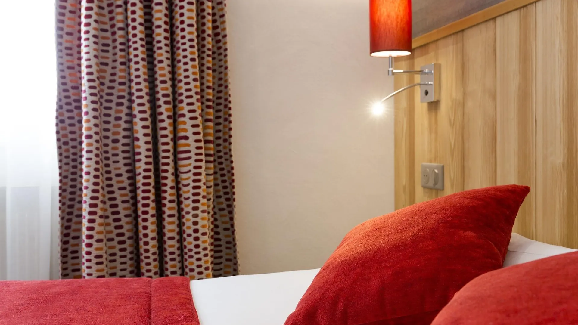 The Originals City, Hotel Rey Du Mont Sion Saint-Blaise